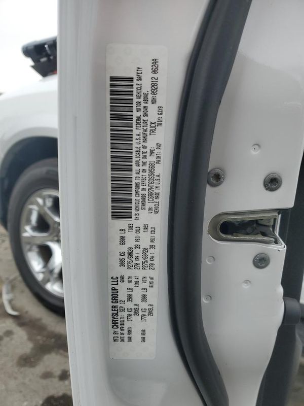 2013 RAM 1500 LARAMIE