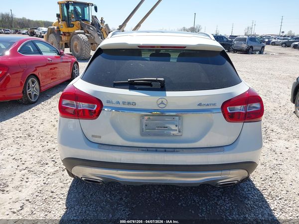 2015 MERCEDES-BENZ GLA 250 4MATIC