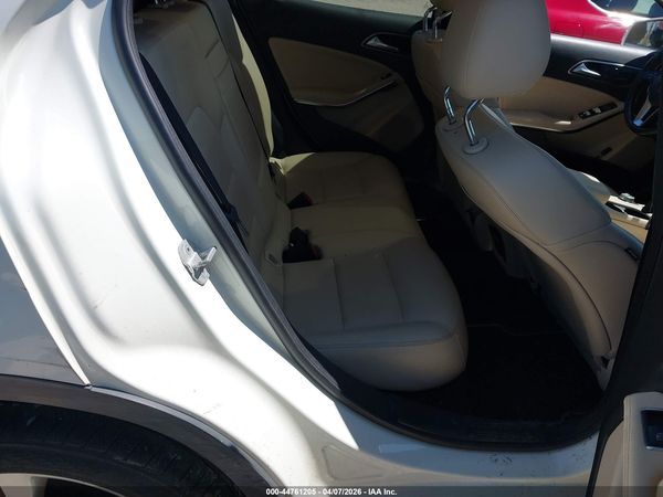 2015 MERCEDES-BENZ GLA 250 4MATIC