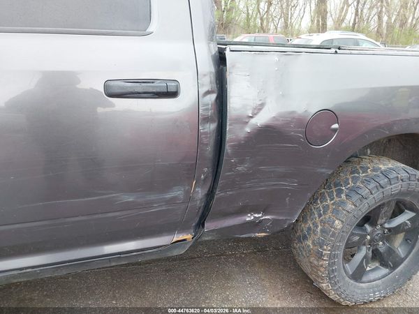 2019 RAM 1500 CLASSIC EXPRESS  4X4 6'4 BOX