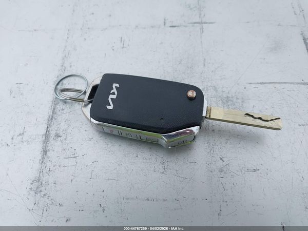 2022 KIA K5 LX