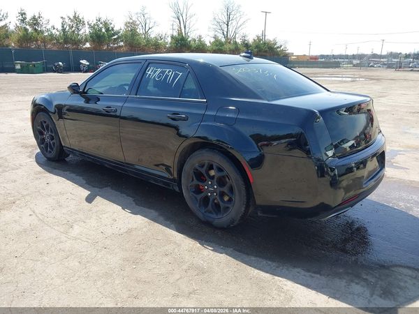 2016 CHRYSLER 300 300S — I3