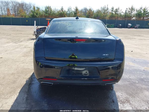 2016 CHRYSLER 300 300S — I119