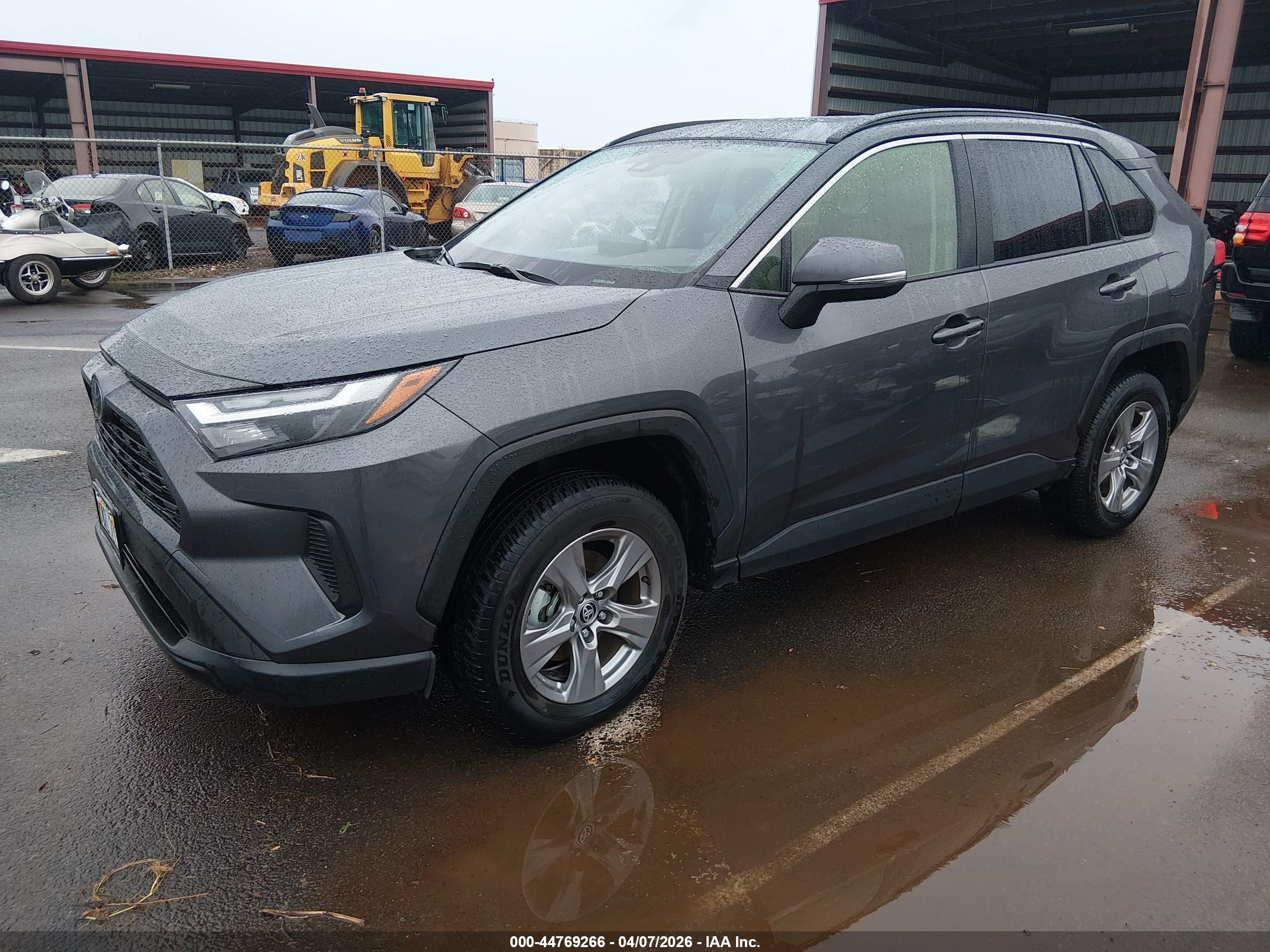 2025 TOYOTA RAV4 XLE