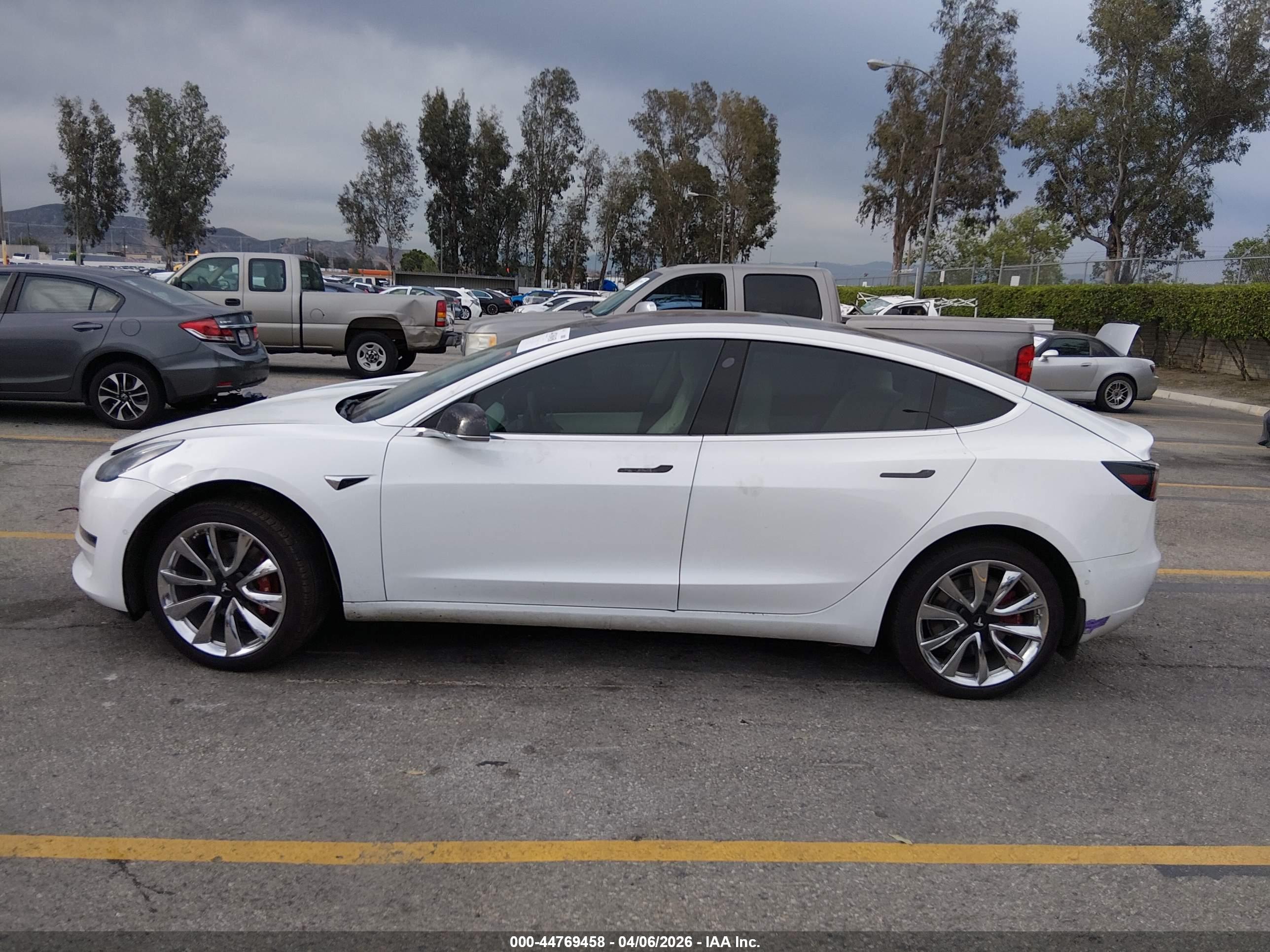 2018 TESLA MODEL 3 LONG RANGE/PERFORMANCE