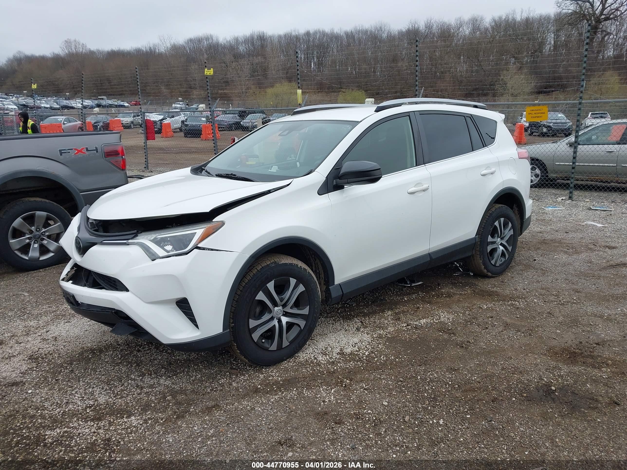 2017 TOYOTA RAV4 LE — I2