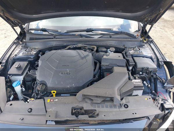 2018 KIA CADENZA PREMIUM