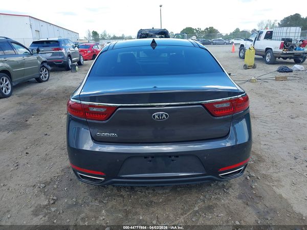 2018 KIA CADENZA PREMIUM