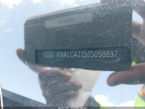 2018 KIA CADENZA PREMIUM