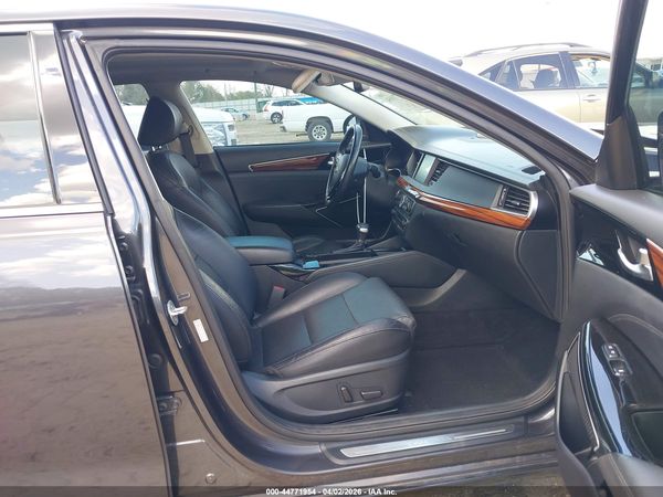 2018 KIA CADENZA PREMIUM