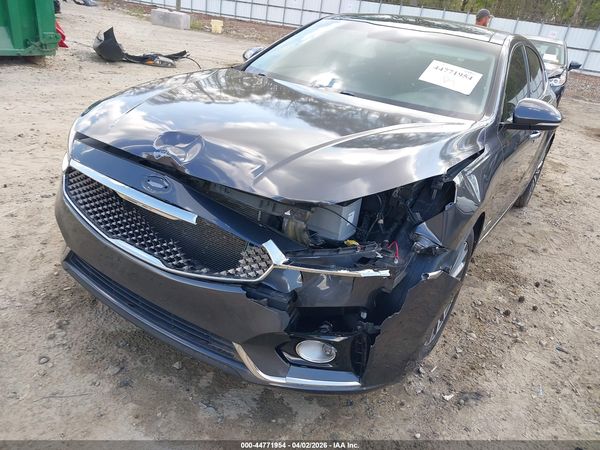 2018 KIA CADENZA PREMIUM