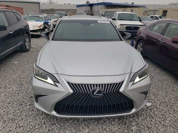 2019 LEXUS ES