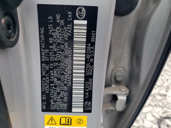 2019 LEXUS ES