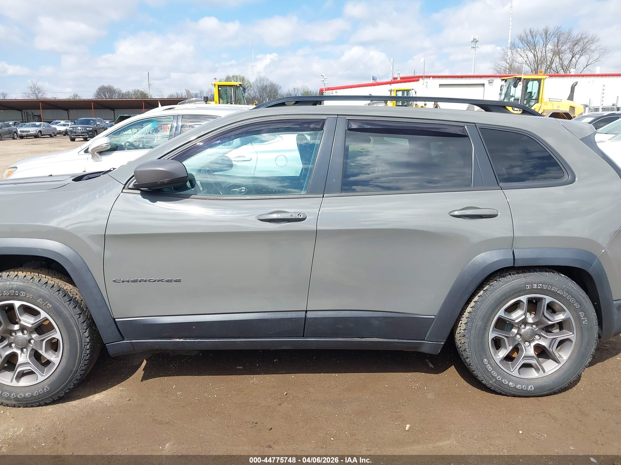 2022 JEEP CHEROKEE TRAILHAWK 4X4