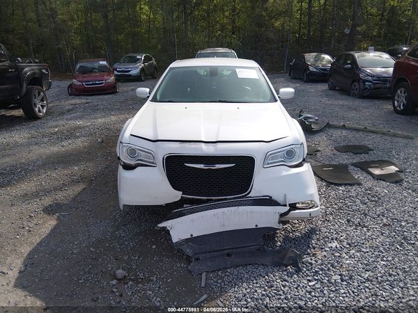 2016 CHRYSLER 300 LIMITED