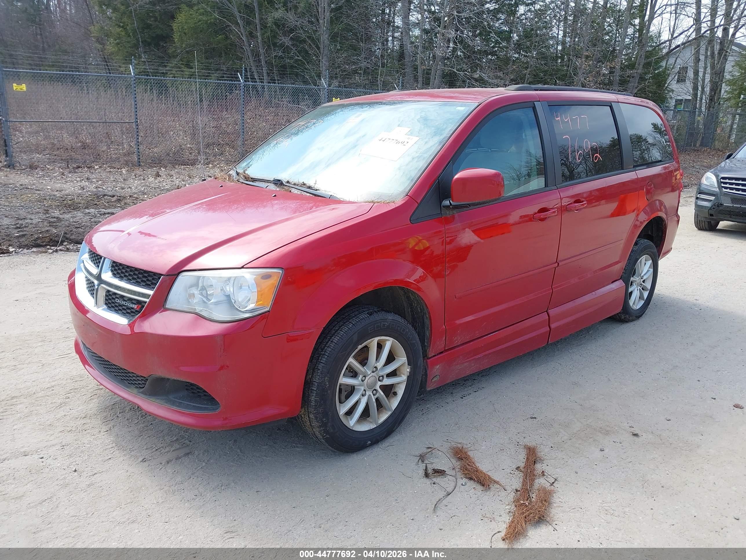 2013 DODGE GRAND CARAVAN SXT — I2