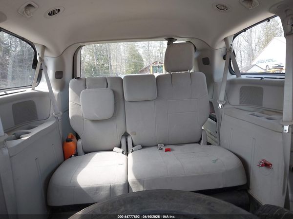 2013 DODGE GRAND CARAVAN SXT — I8