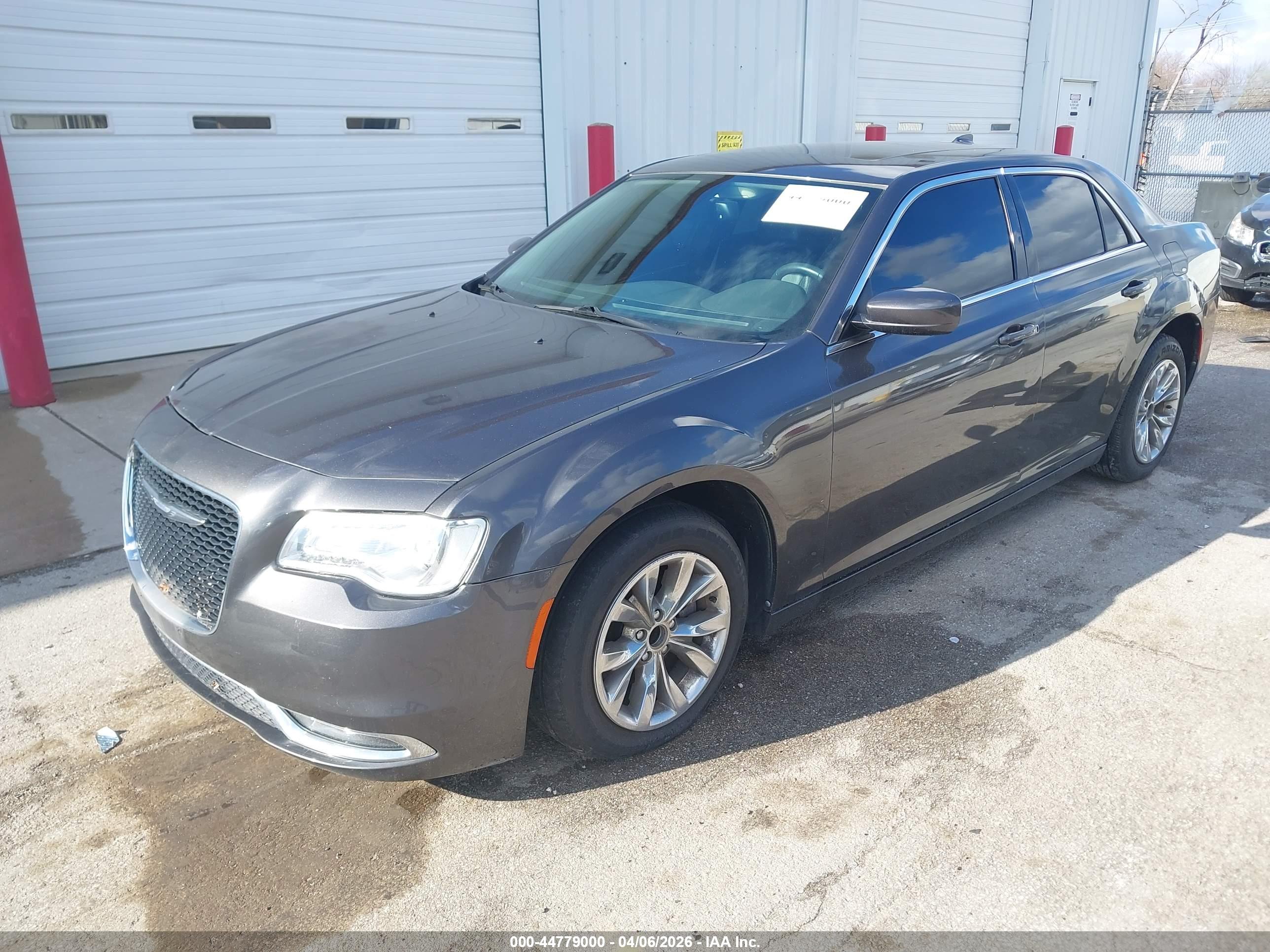 2015 CHRYSLER 300 LIMITED — I2
