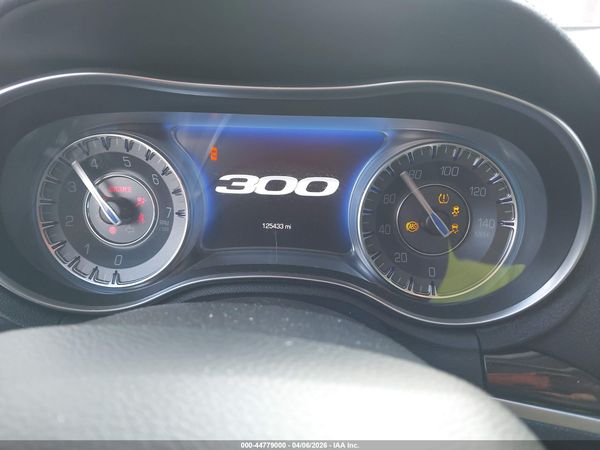 2015 CHRYSLER 300 LIMITED — I7