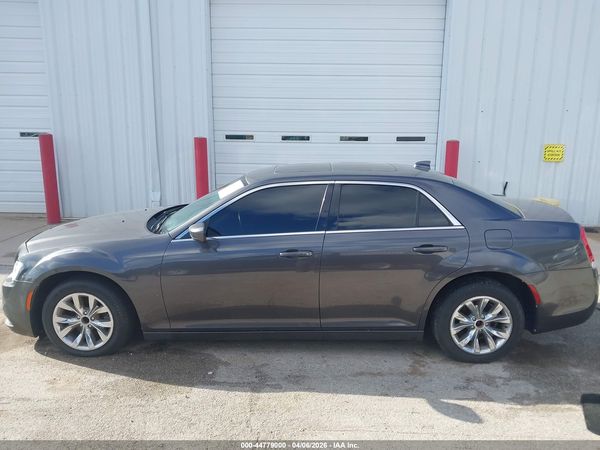2015 CHRYSLER 300 LIMITED — I117