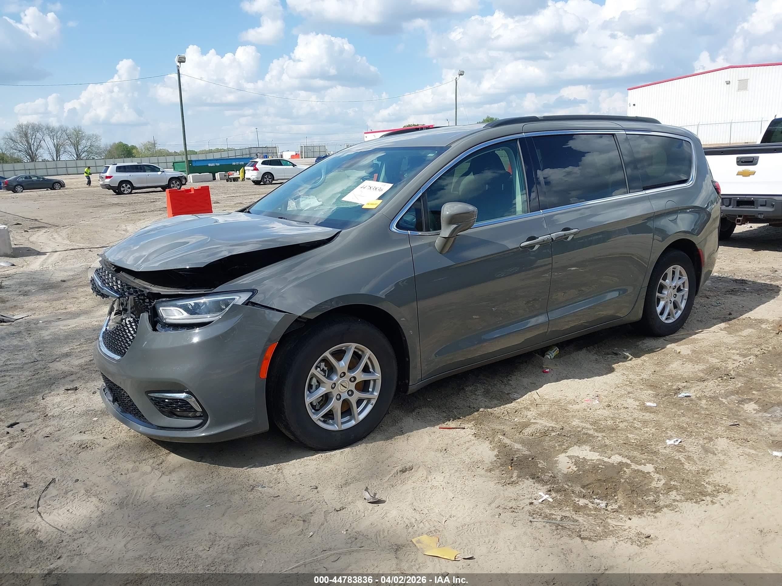 2022 CHRYSLER PACIFICA TOURING L — I2