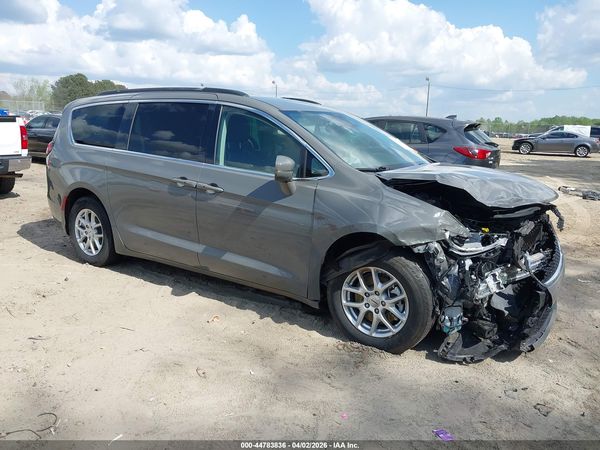 2022 CHRYSLER PACIFICA TOURING L — I1