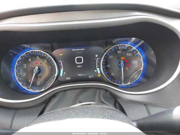 2022 CHRYSLER PACIFICA TOURING L — I7