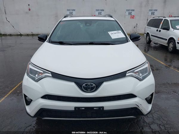 2018 TOYOTA RAV4 SE