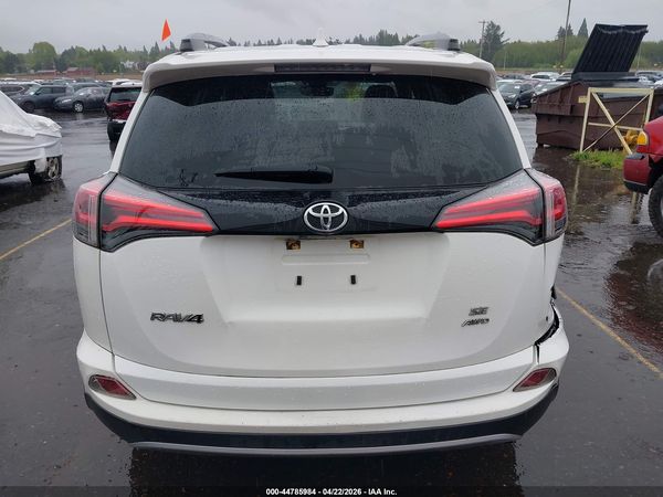 2018 TOYOTA RAV4 SE