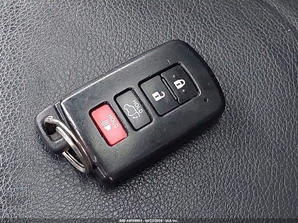 2018 TOYOTA RAV4 SE