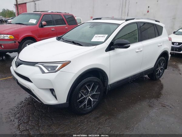 2018 TOYOTA RAV4 SE
