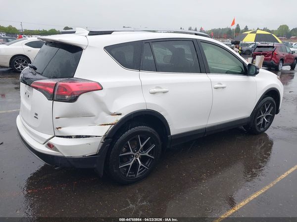2018 TOYOTA RAV4 SE