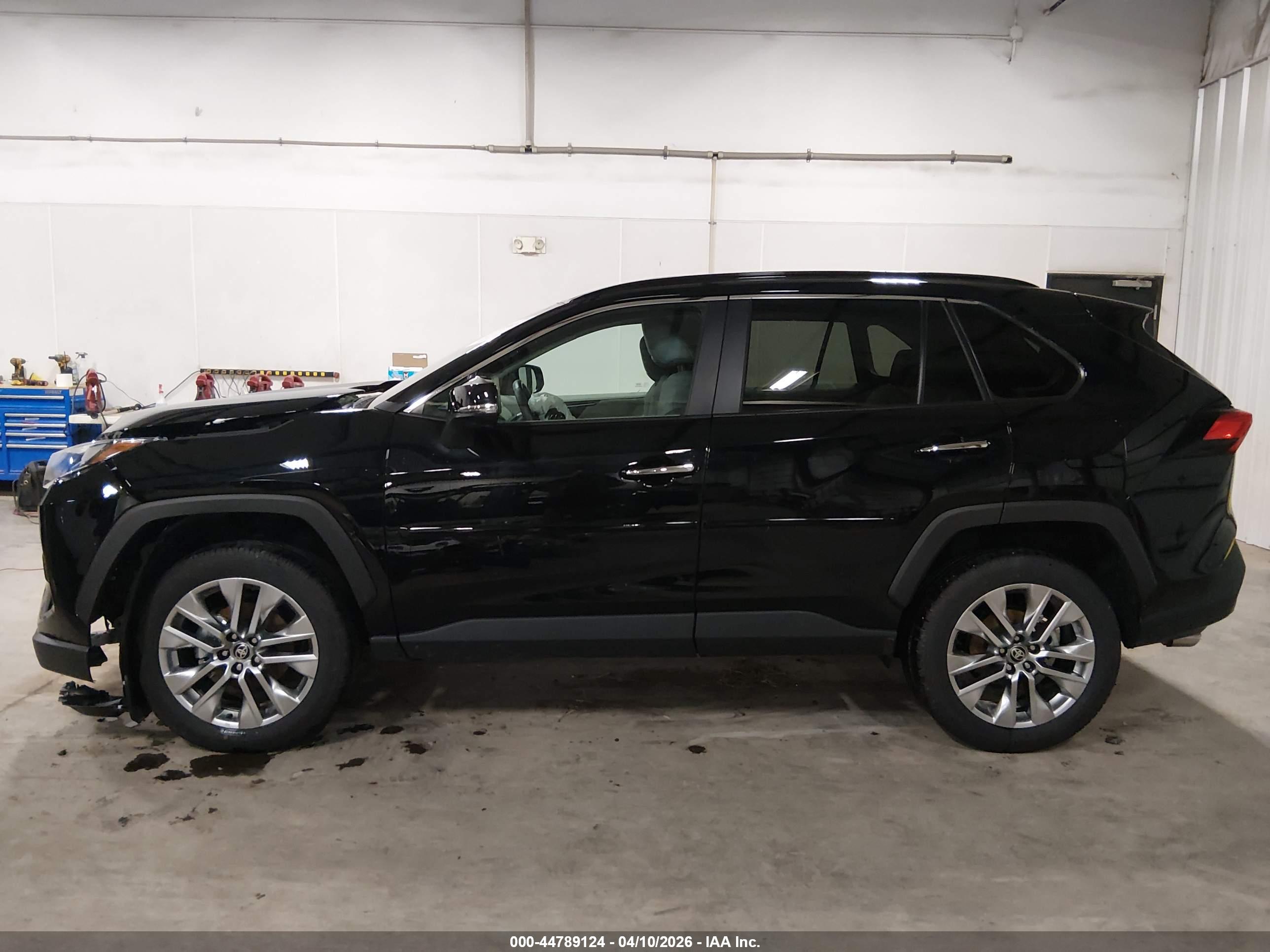 2025 TOYOTA RAV4 LIMITED