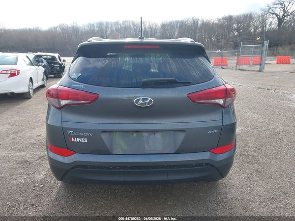 2017 HYUNDAI TUCSON SE