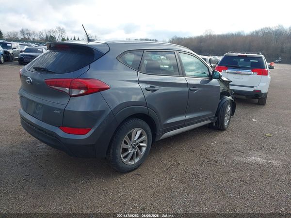 2017 HYUNDAI TUCSON SE