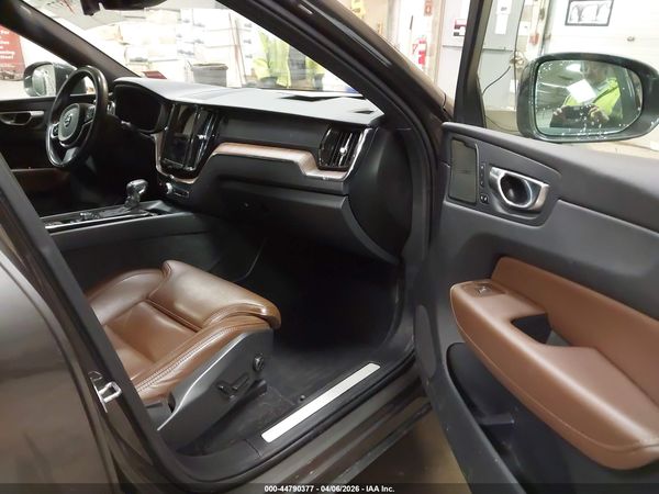 2021 VOLVO XC60 T5 INSCRIPTION