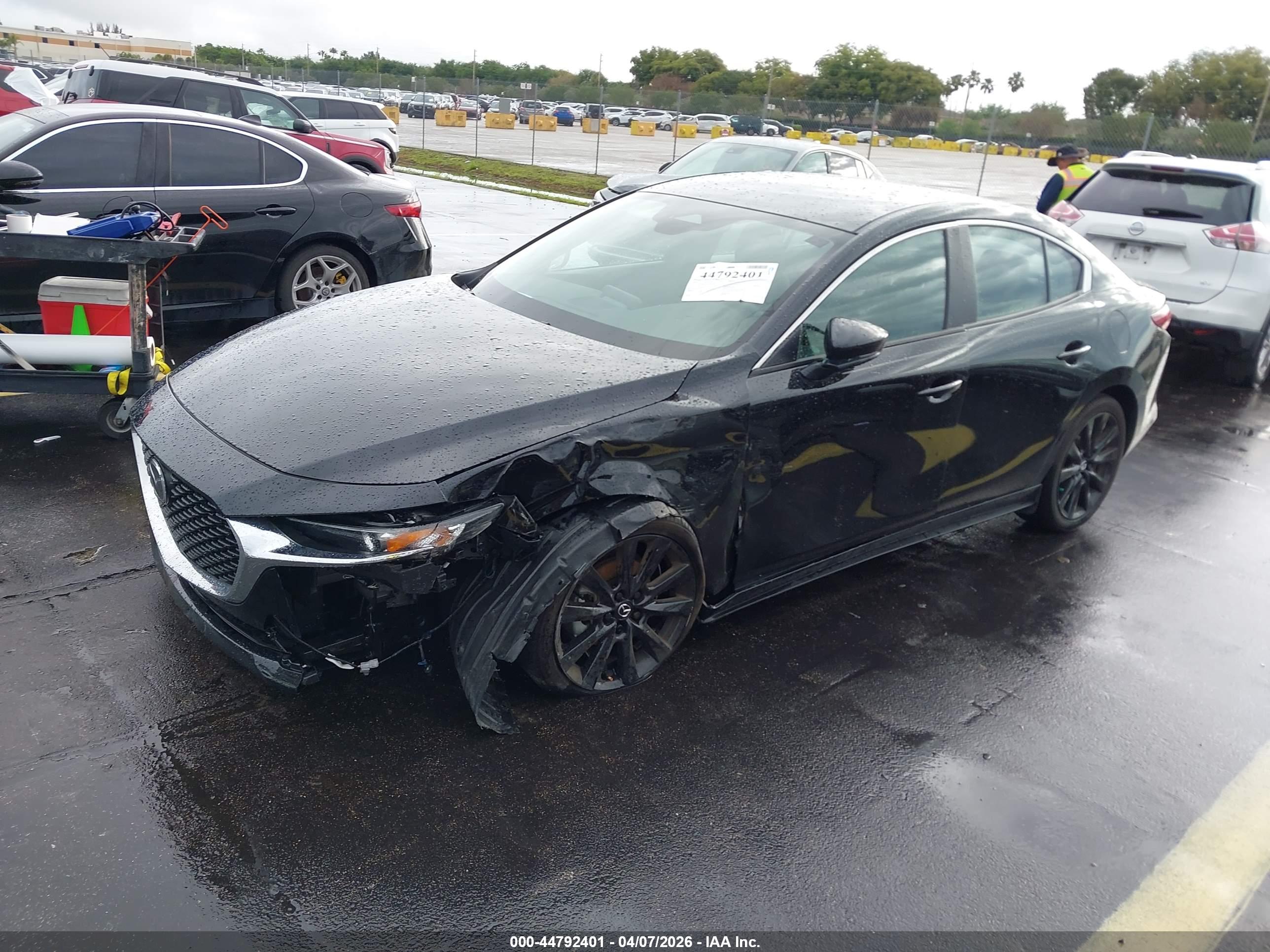 2025 MAZDA MAZDA3 2.5 S SELECT SPORT — I2