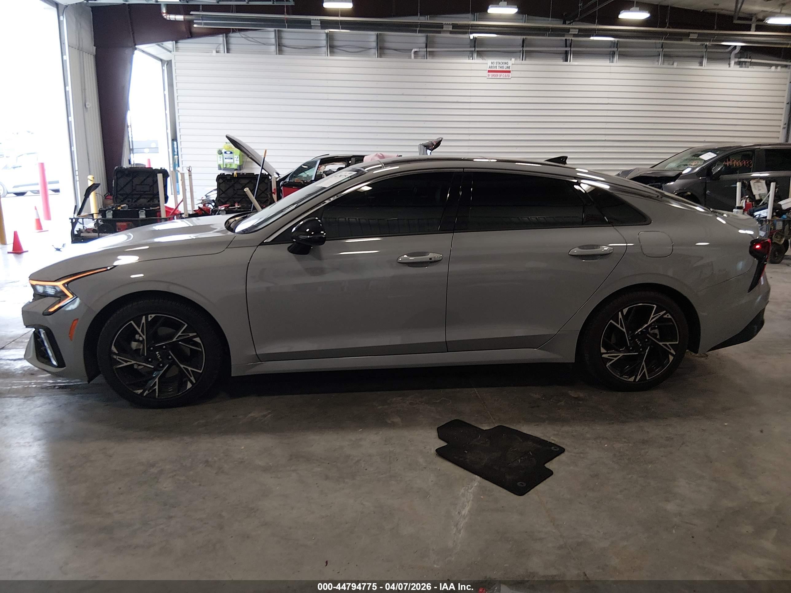 2025 KIA K5 GT-LINE