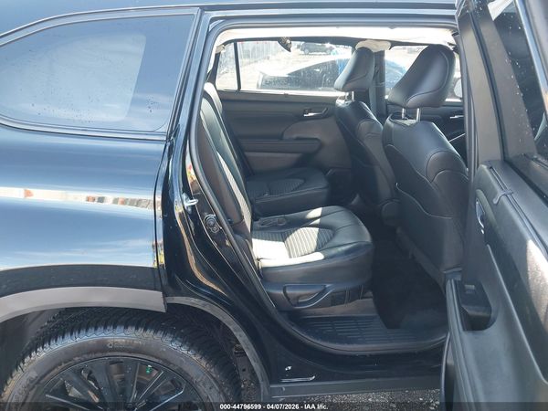 2023 TOYOTA HIGHLANDER XSE