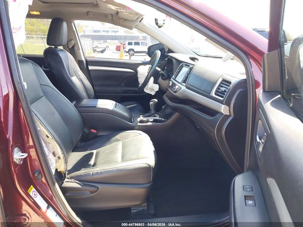 2016 TOYOTA HIGHLANDER XLE V6