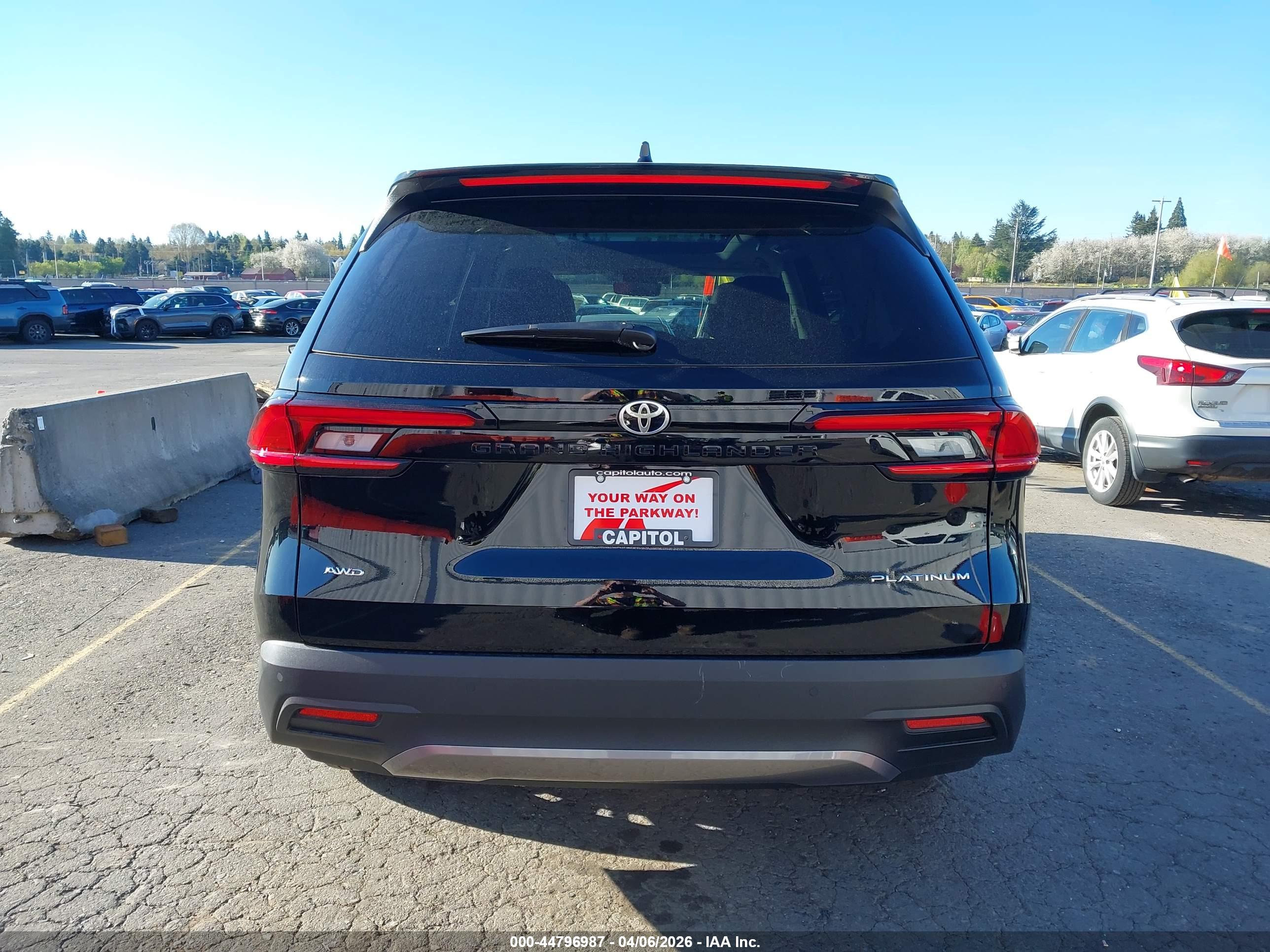 2026 TOYOTA GRAND HIGHLANDER PLATINUM