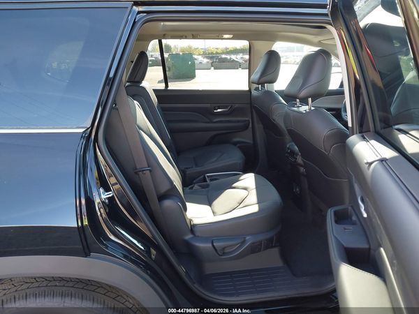 2026 TOYOTA GRAND HIGHLANDER PLATINUM