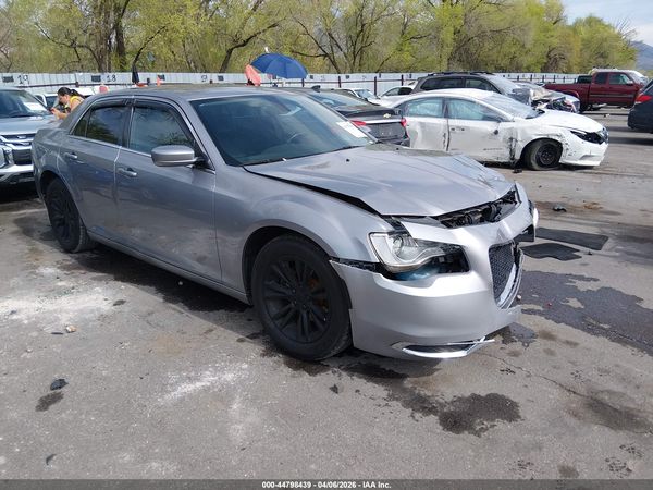 2018 CHRYSLER 300 TOURING L — I1