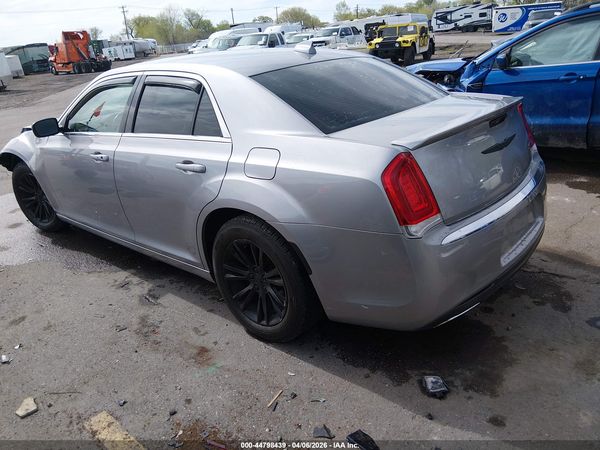 2018 CHRYSLER 300 TOURING L — I3