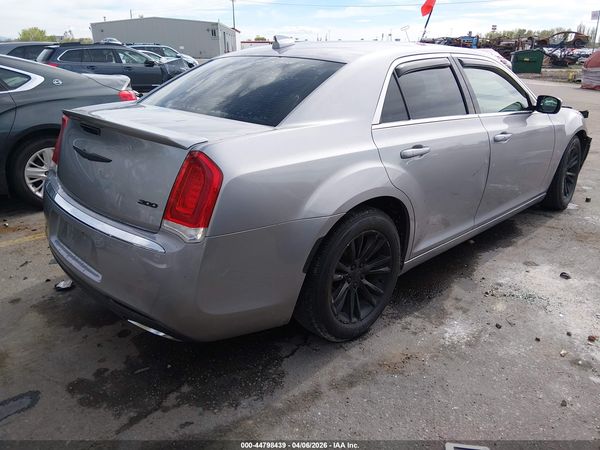 2018 CHRYSLER 300 TOURING L — I4