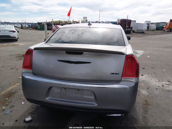 2018 CHRYSLER 300 TOURING L — I119