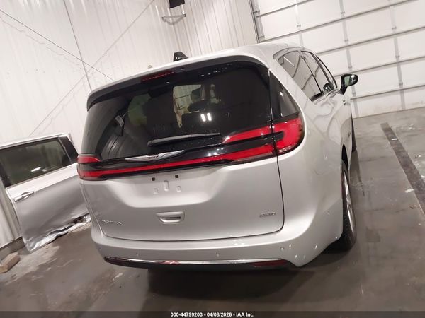 2024 CHRYSLER PACIFICA TOURING L AWD