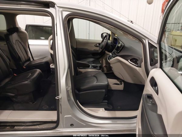 2024 CHRYSLER PACIFICA TOURING L AWD