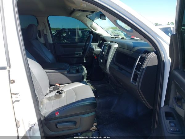 2023 RAM 1500 CLASSIC TRADESMAN  4X4 5'7 BOX