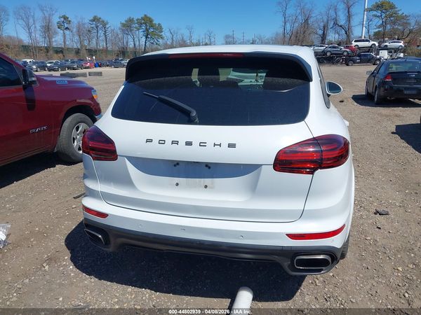 2016 PORSCHE CAYENNE